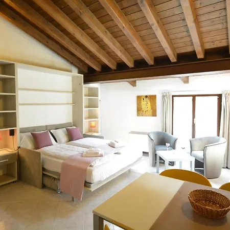 מלון דירות Residenza Corte Casara 3*