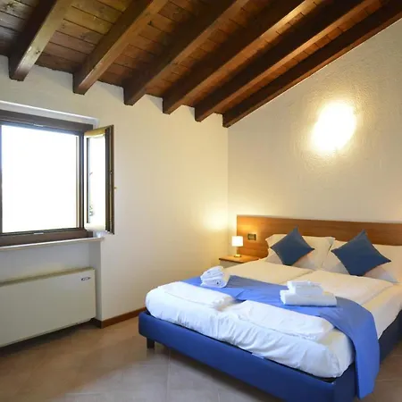 Residenza Corte Casara מלון דירות