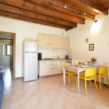 Residenza Corte Casara מלון דירות לאזיסה