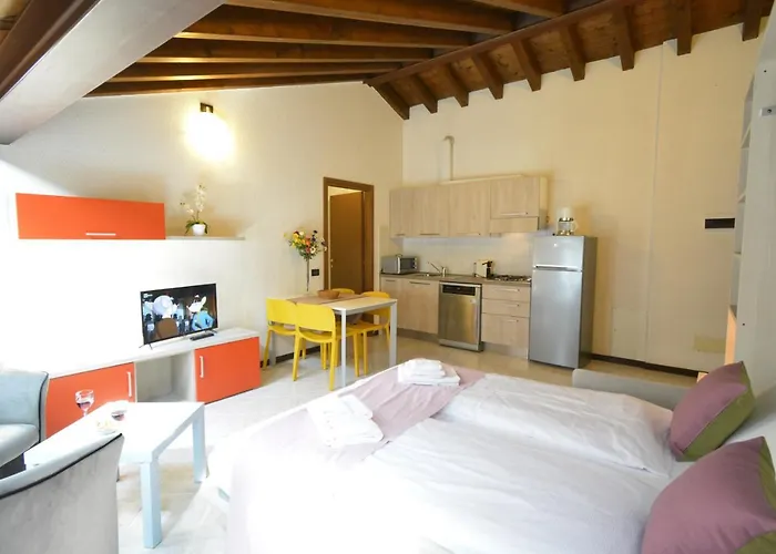 Residenza Corte Casara 4* لاتيزي